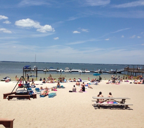 Eaton's Beach Sandbar & Grill - Weirsdale, FL