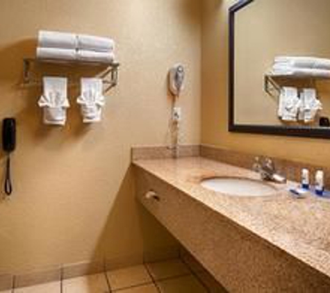 Best Western Plus Hill Country Suites - San Antonio, TX