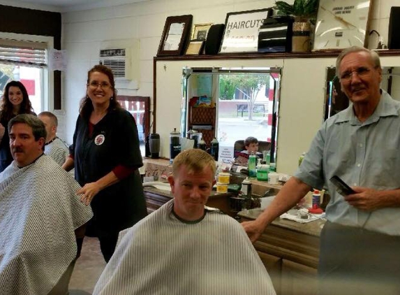 Long Beach Barber Shop - Long Beach, MS