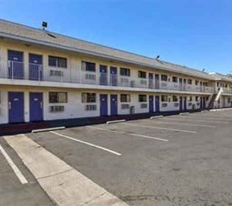 Motel 6 - Oakland, CA