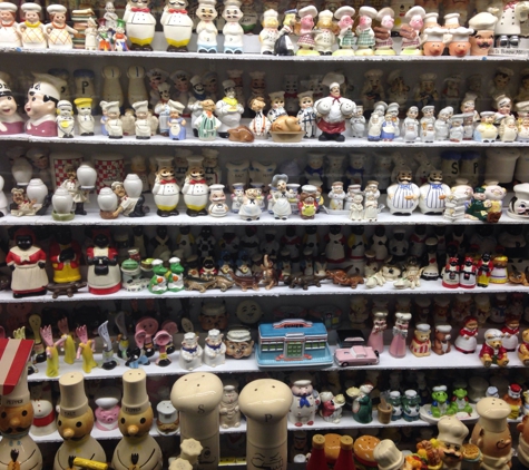 Salt and Pepper Shaker Museum - Gatlinburg, TN