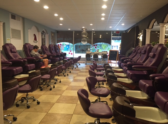 Manhattan Nail Salon - Tampa, FL