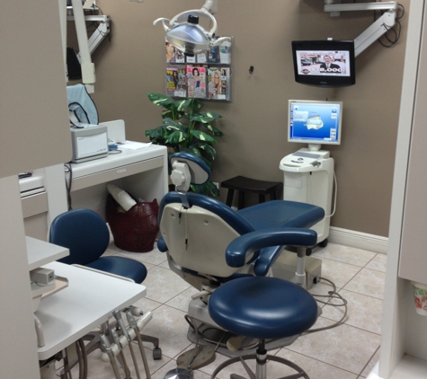 Manon Bourque Hutchison DDS - Coconut Creek, FL