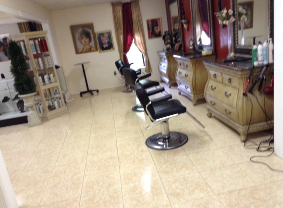 Adrian's Salon - Fort Myers, FL