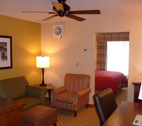 Country Inns & Suites - Charleston, WV