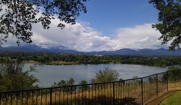 Manzanita Manor Apartments - Redding, CA