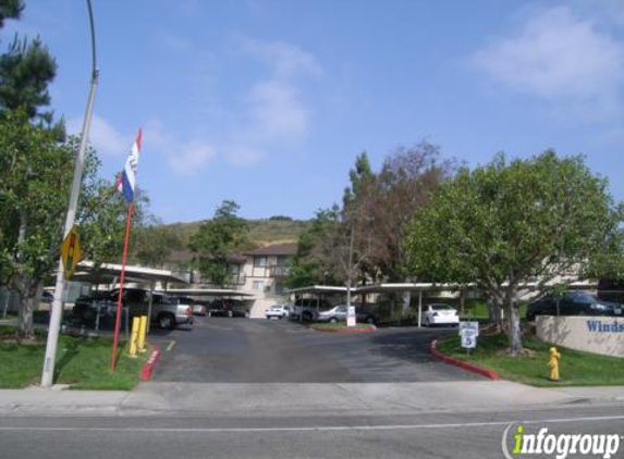 Windsor Manor Apartments - San Marcos, CA