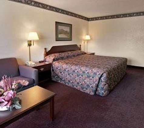 Days Inn - Clayton, GA