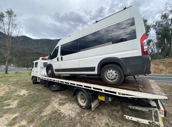 Tumut Tilt-Tray & Vehicle Recovery - Lacmalac, NSW. Snowy mountains