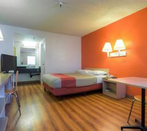 Motel 6 - Santa Ana, CA