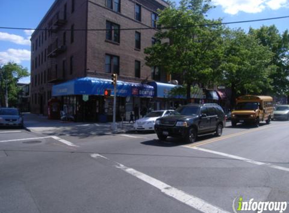 R & M Gift Shop - Jackson Heights, NY