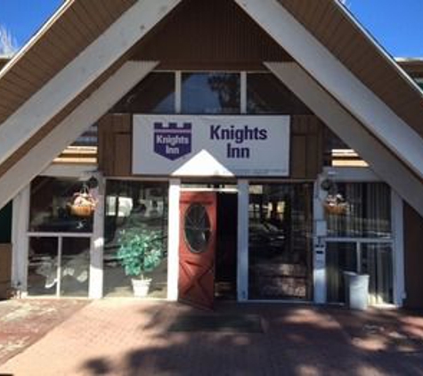 Knights Inn - Big Bear Lake, CA