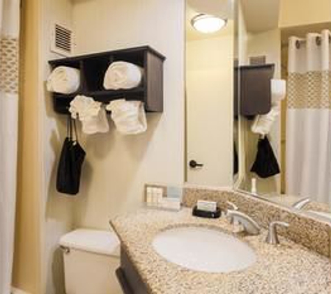 Hampton Inn Ft. Lauderdale-Cypress Creek - Fort Lauderdale, FL