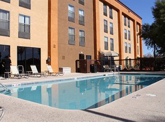 Best Western Plus Fresno Airport Hotel - Fresno, CA