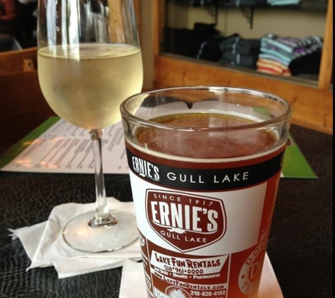 Ernie's On Gull Lake - Brainerd, MN