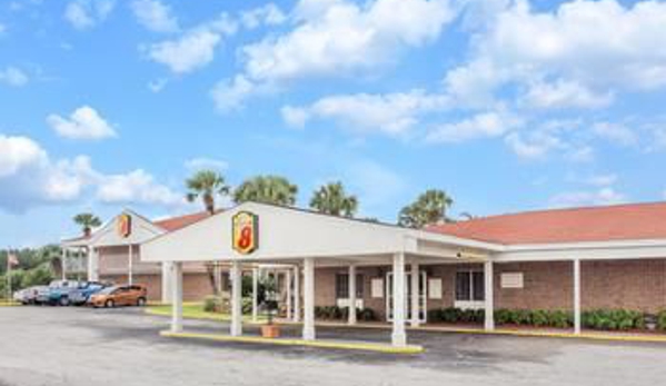 Super 8 Motel - Lake City, FL