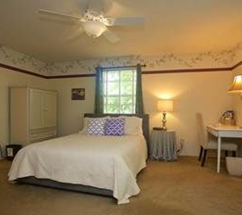 Oval Door Bed & Breakfast - Eugene, OR