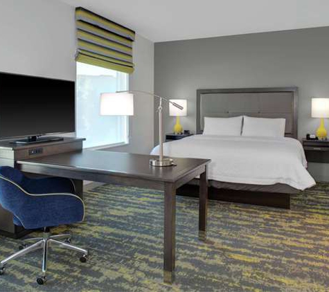 Hampton Inn & Suites Irvine-Orange County Airport - Irvine, CA