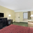 Days Inn & Suites by Wyndham Columbia Airport - Motels