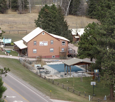 Black Hills Cabins & Motel at Quail's Crossing - Hill City, SD