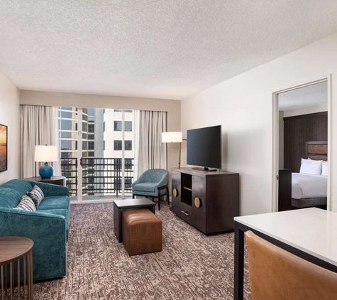 DoubleTree Suites by Hilton Austin Downtown Capitol - Austin, TX