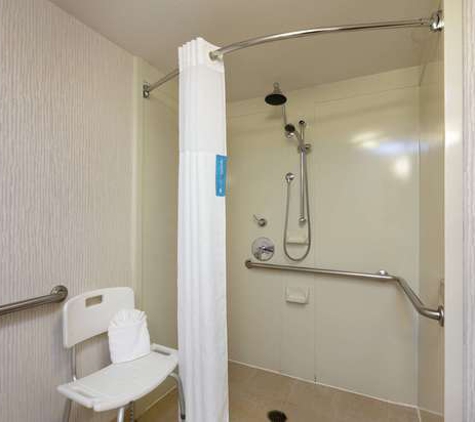 Hampton Inn & Suites Austin-Airport - Austin, TX