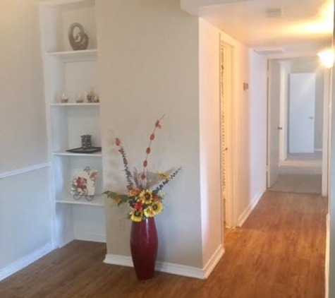 Retreat Apartments on Rosslyn - Houston, TX