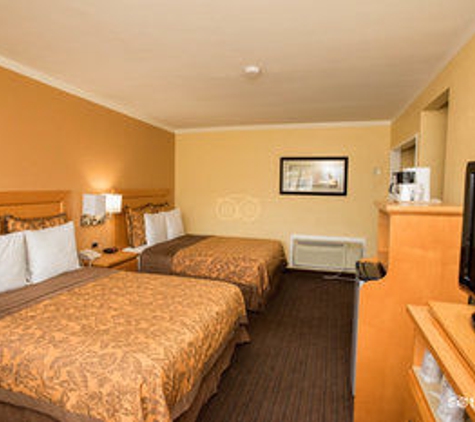 Anaheim Islander Inn and Suites - Anaheim, CA