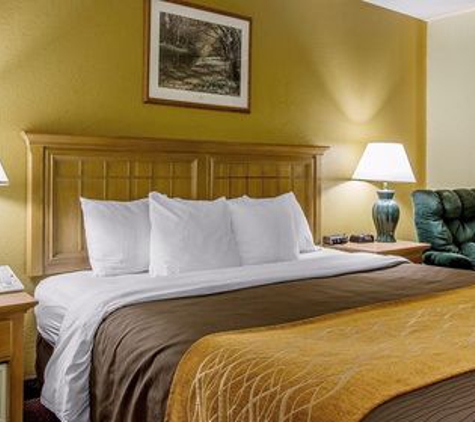 EverSpring Inn & Suites - Oskaloosa, IA