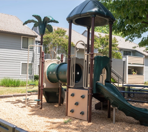 Bishop's Court Apartments - Rancho Cordova, CA