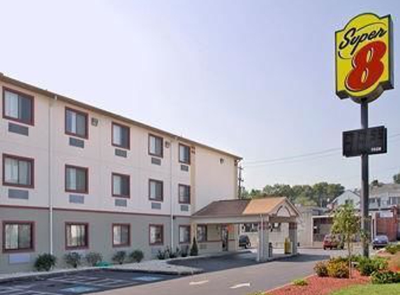 Super 8 by Wyndham York - York, PA