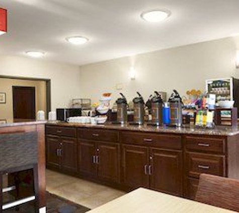 Country Inns & Suites - Dearborn, MI