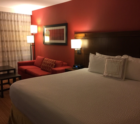 Courtyard by Marriott Los Angeles Woodland Hills - Woodland Hills, CA