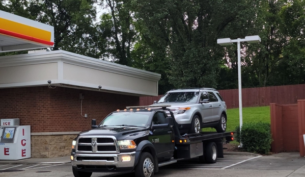 Hook Em' Up Towing - Nashville, TN. Tow truck near me