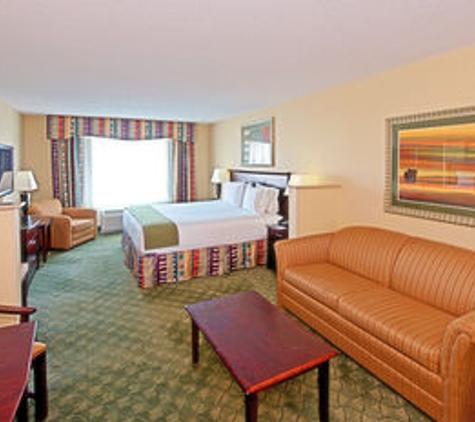 Holiday Inn Express & Suites El Paso I-10 East - El Paso, TX