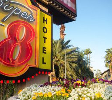 Super 8 by Wyndham Las Vegas North Strip/Fremont St. Area - Las Vegas, NV