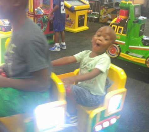 Links Of Love Family Home Daycare - Riviera Beach, FL. Fun at Chuckie Cheese