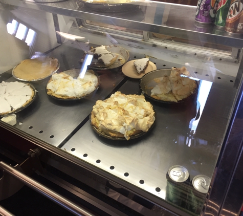 Holly's Country Cooking - Conway, AR. Oh My Pies