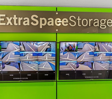 Extra Space Storage - Palmdale, CA