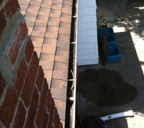 Henderson's Gutter Cleaning Service - Southfield, MI