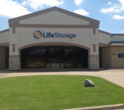 Life Storage - Arlington, TX