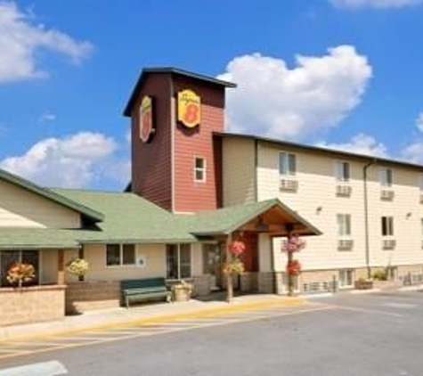 Super 8 by Wyndham Belgrade/Bozeman Airport - Belgrade, MT