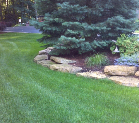 Royal Gardens Landscaping - Richmond, IL