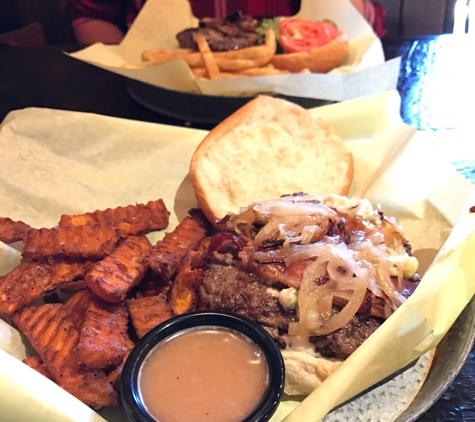 Black Hills Burger & Bun Co - Custer, SD