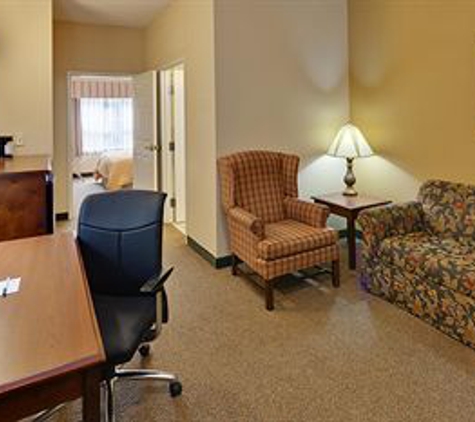 Country Inns & Suites - Hixson, TN