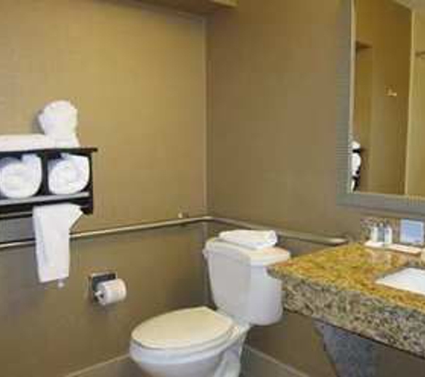 Hampton Inn Ft. Myers-Airport I-75 - Fort Myers, FL