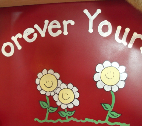 Forever Yours-Flowers Gifts - Sheffield, IA