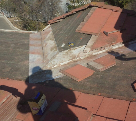 Roof Repair Specialist - Pasadena, CA