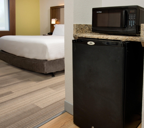 Holiday Inn Express Nashville Airport - Nashville, TN