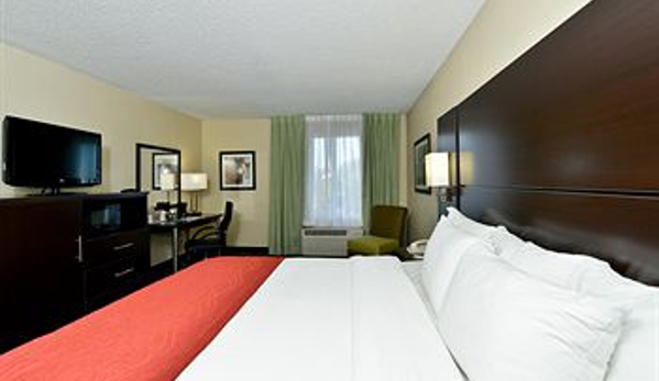 Comfort Inn & Suites Near Universal Orlando Resort-Convention Ctr. - Orlando, FL